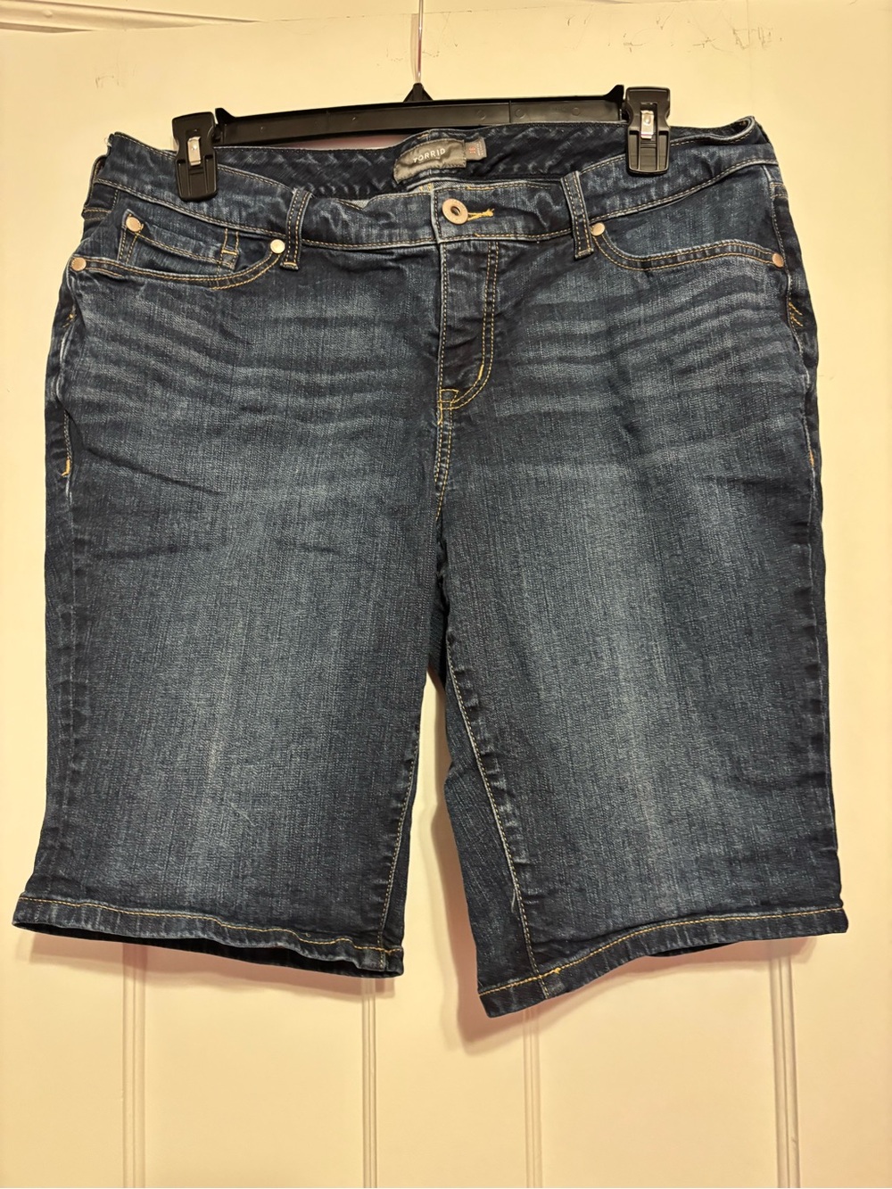 torrid Dark Blue Denim Bermuda Shorts women’s plus size 16